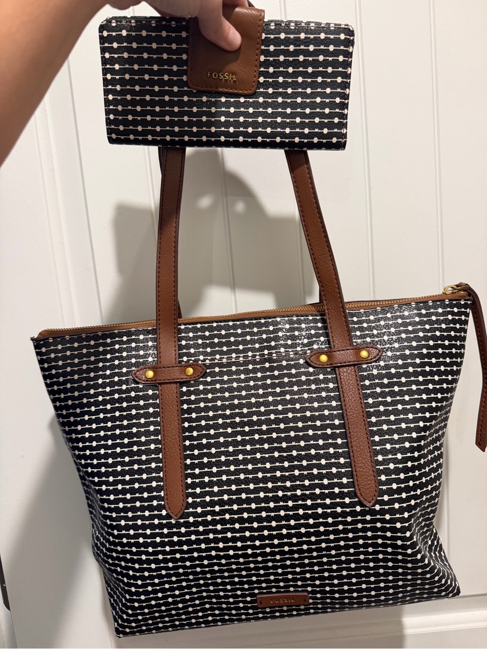 Fossil Black and White Patterned Tote with Brown Trim and Matching Wallet
